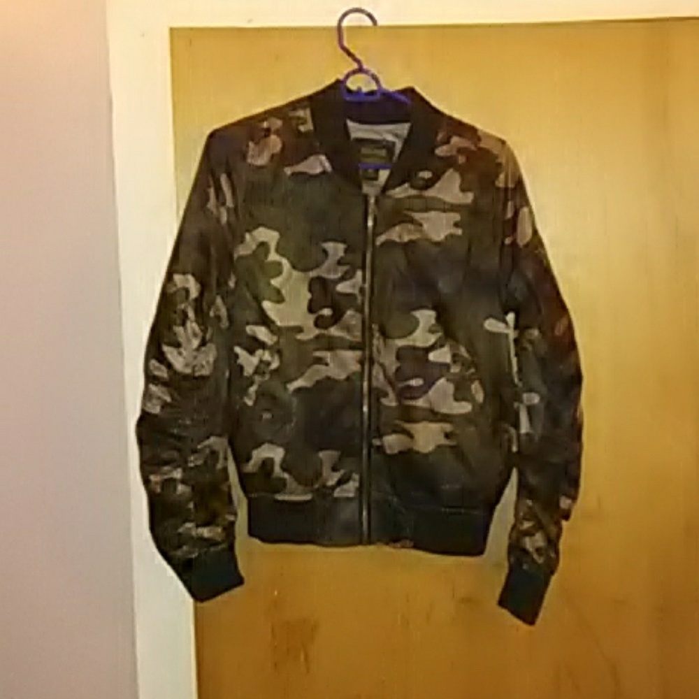 Camo bomber jacket (no returns)